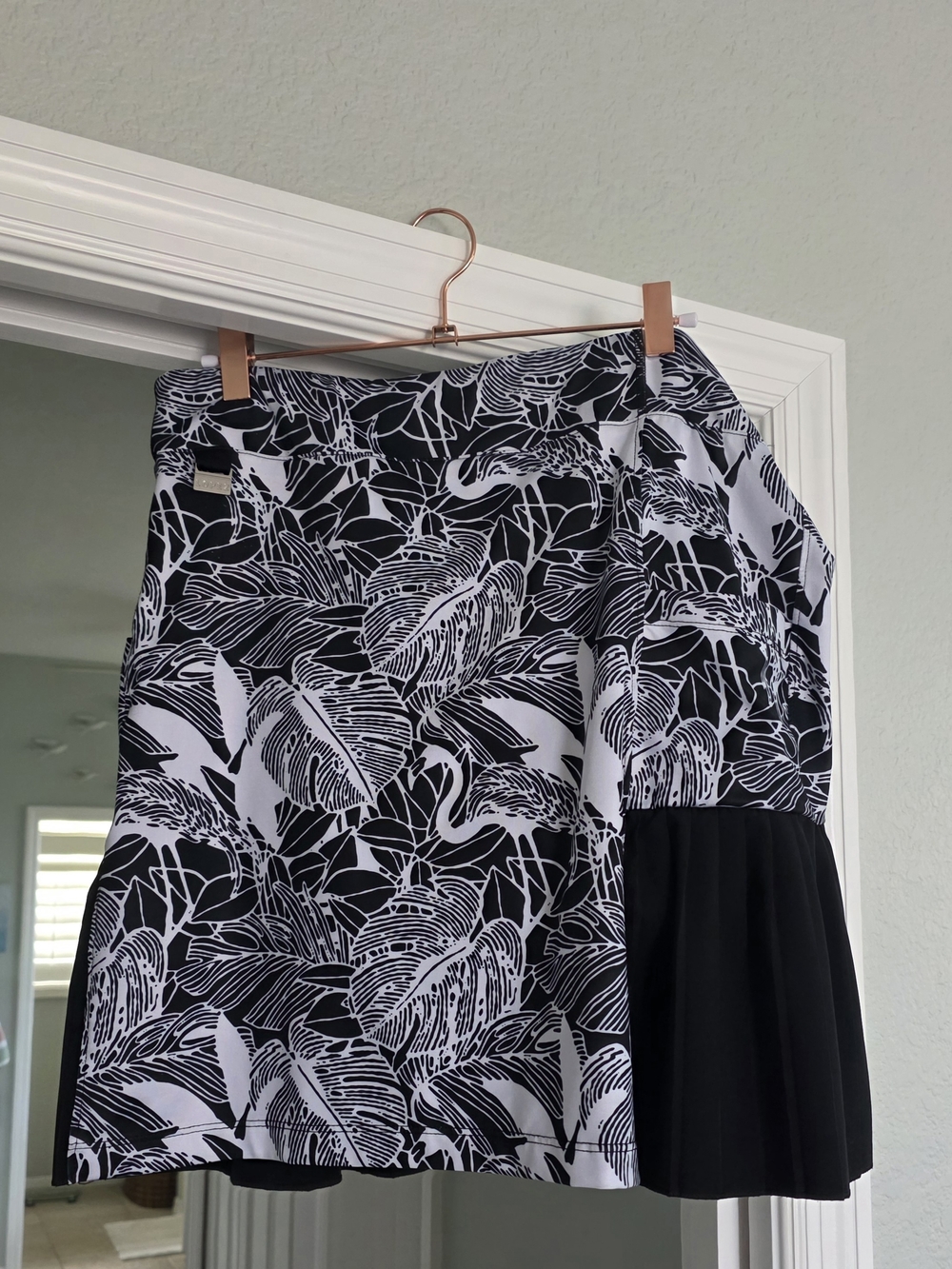 Black & White Tropical Print A-Line Skort with Pleated Hem